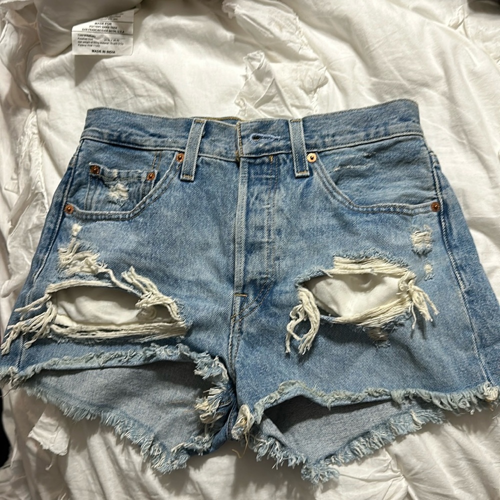 Levi’s Mid rise Shorts